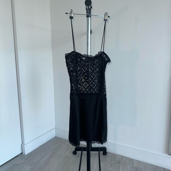 Meshki Size Medium Black Mini Dress - Picture 6 of 8